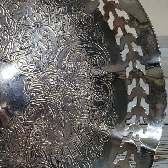 Scalloped Floral Silver Plate Open Compote Pierced Rim Footed Dish - Picture 3 of 7